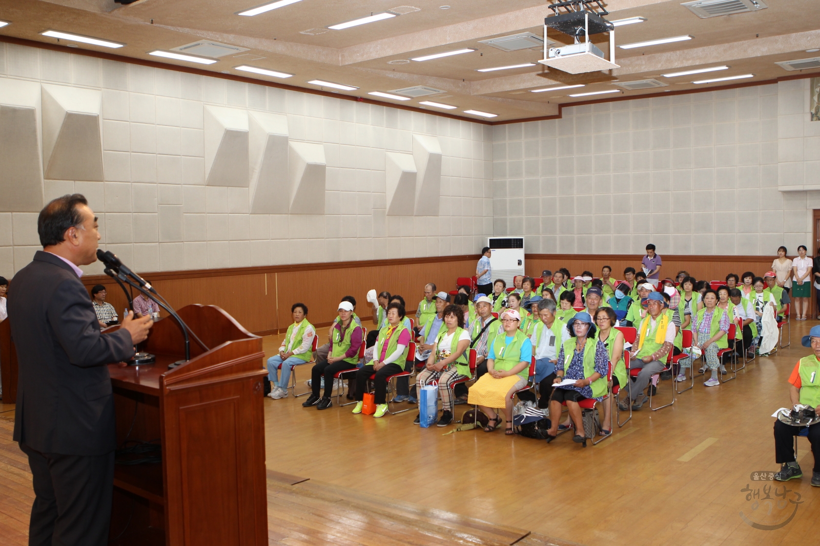 2013년 하반기 지역공동체 및 공공근로 참여자 안전보건교육 의 사진
