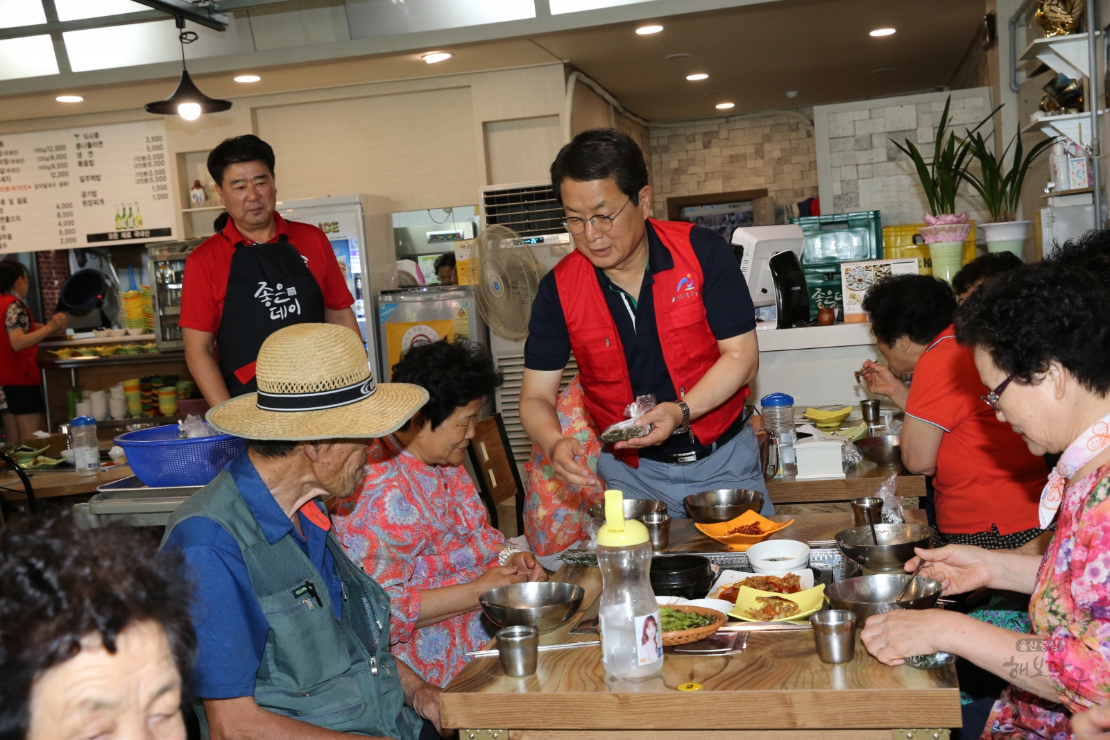 공업탑 봉사회 급식봉사활동 의 사진