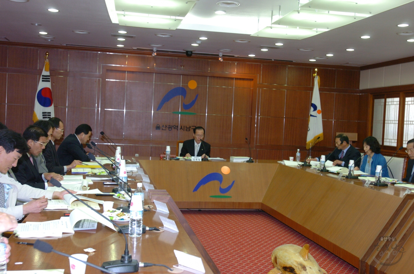 부동산평가위원회 회의 의 사진