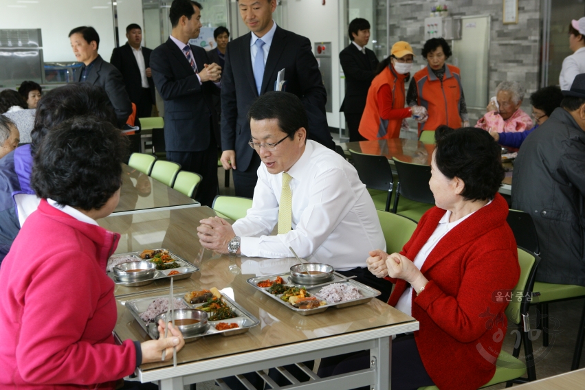 선암호수노인복지관공단 의용소방대 급식봉사 의 사진