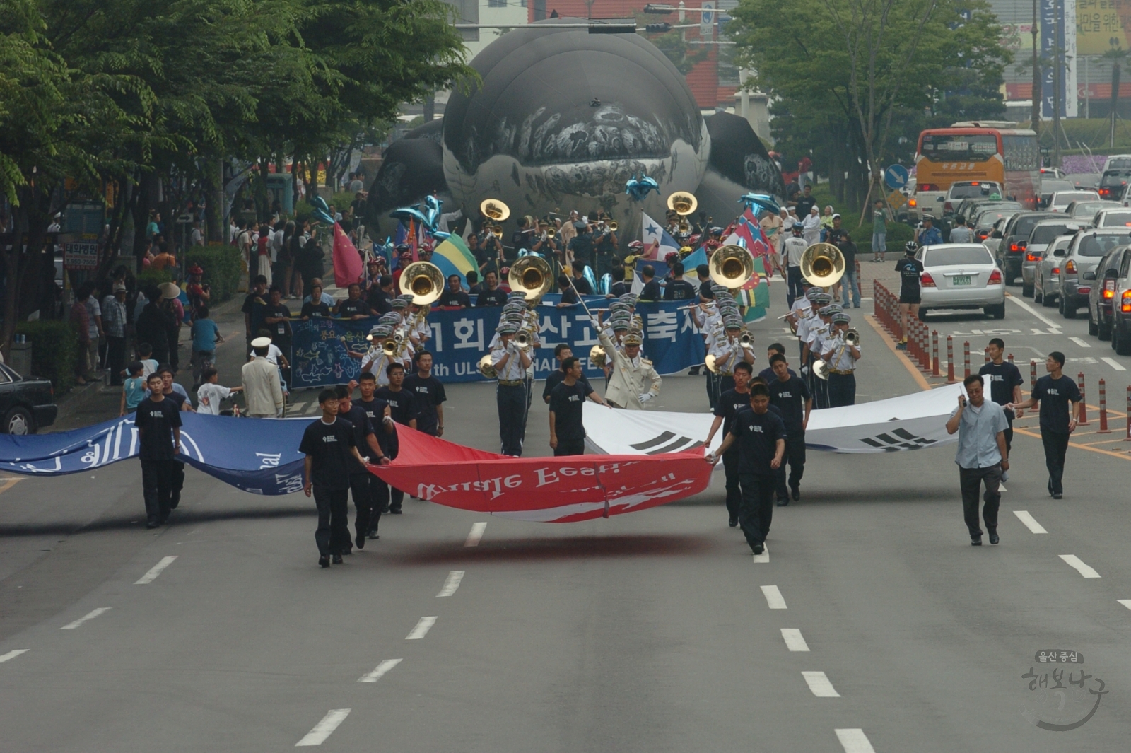 제11회 울산고래축제 마라톤 일부 시가행진 의 사진