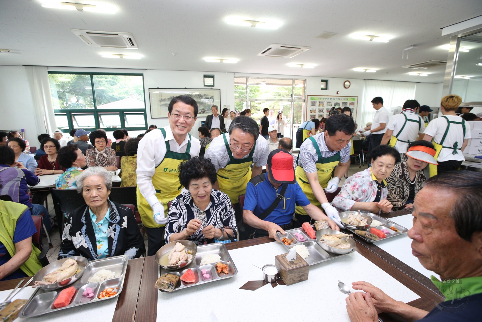 도산노인복지관 어르신 삼계탕 나눔행사 의 사진