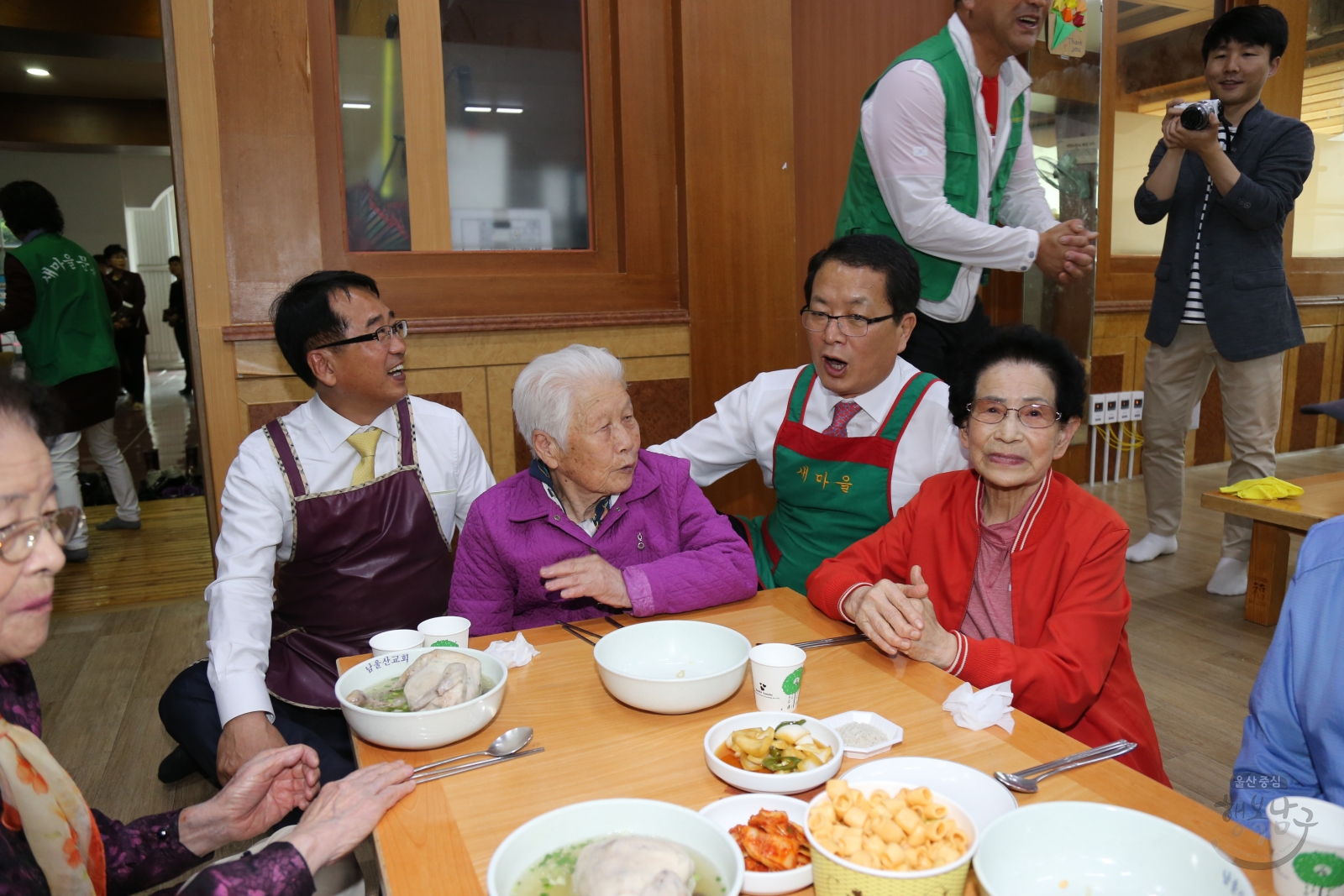 옥동 새마을부녀회 급식봉사 의 사진