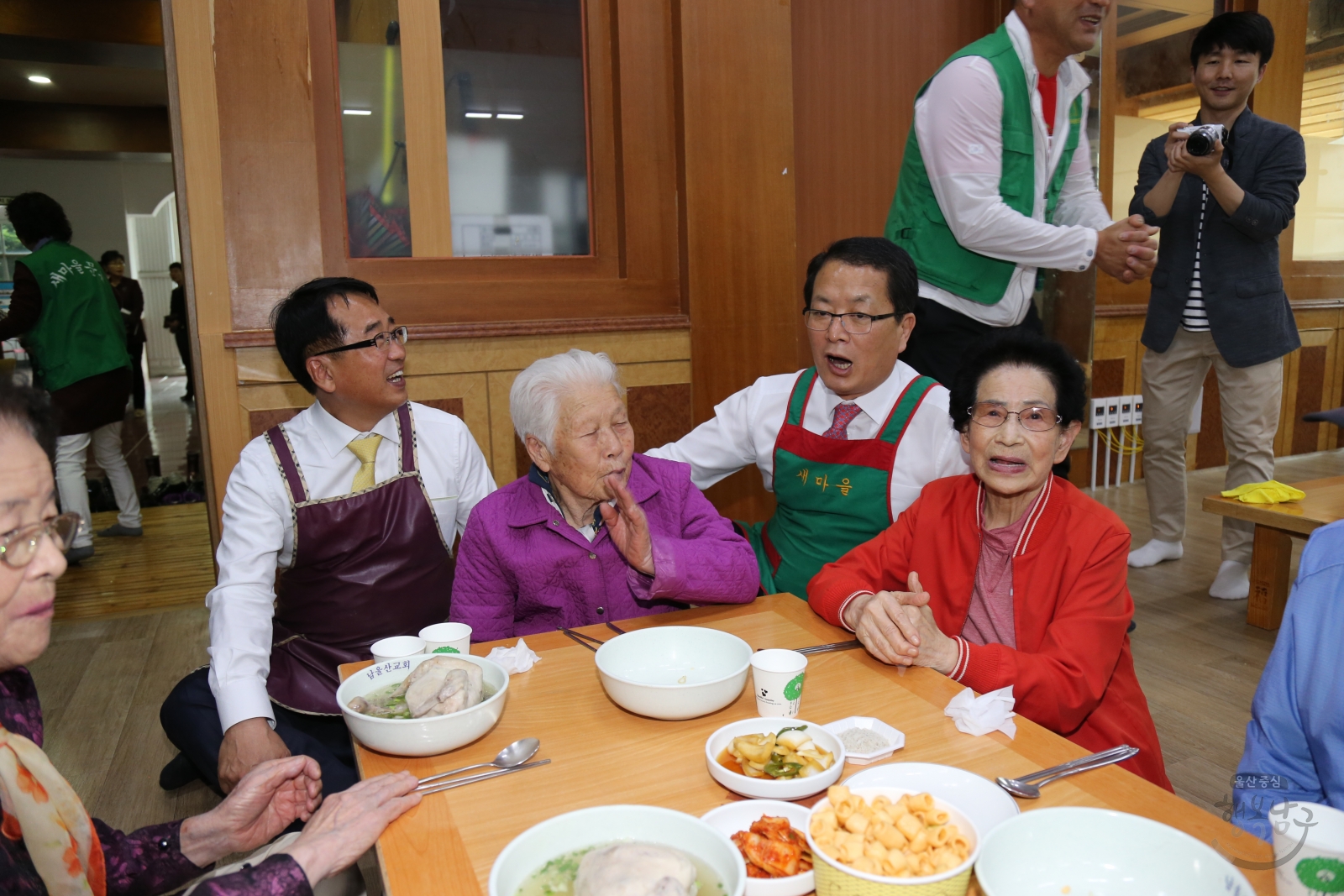 옥동 새마을부녀회 급식봉사 의 사진