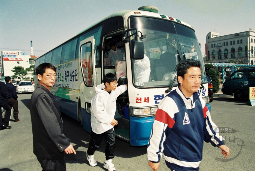 일본 오사카 유소년 축구 선발팀 남구청 내방 의 사진
