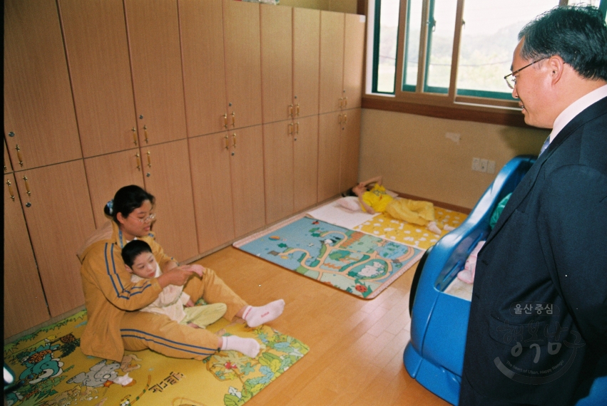 수연어린이집 방문(구청장, 이천년군 사진촬영) 의 사진