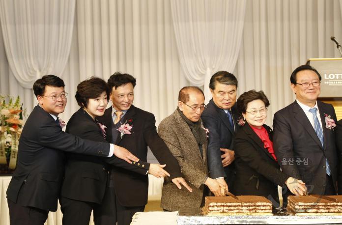 한국여성경제인연합회 울산지회 회장 이취임식 의 사진