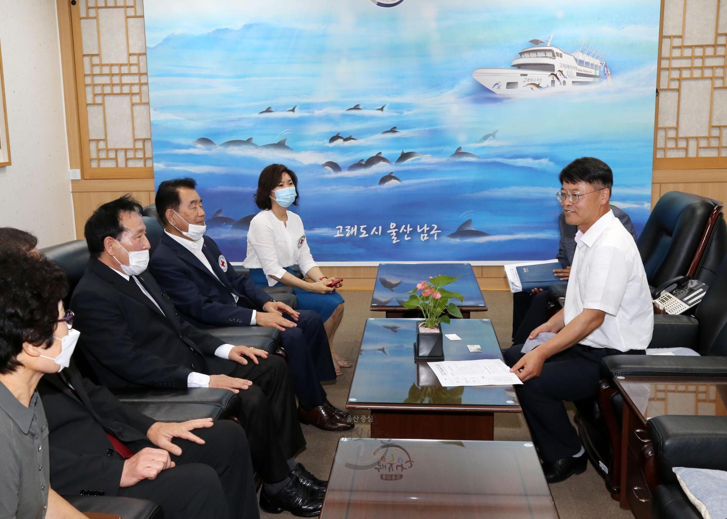 국가유공자 취약계층 물품지원 전달식 의 사진