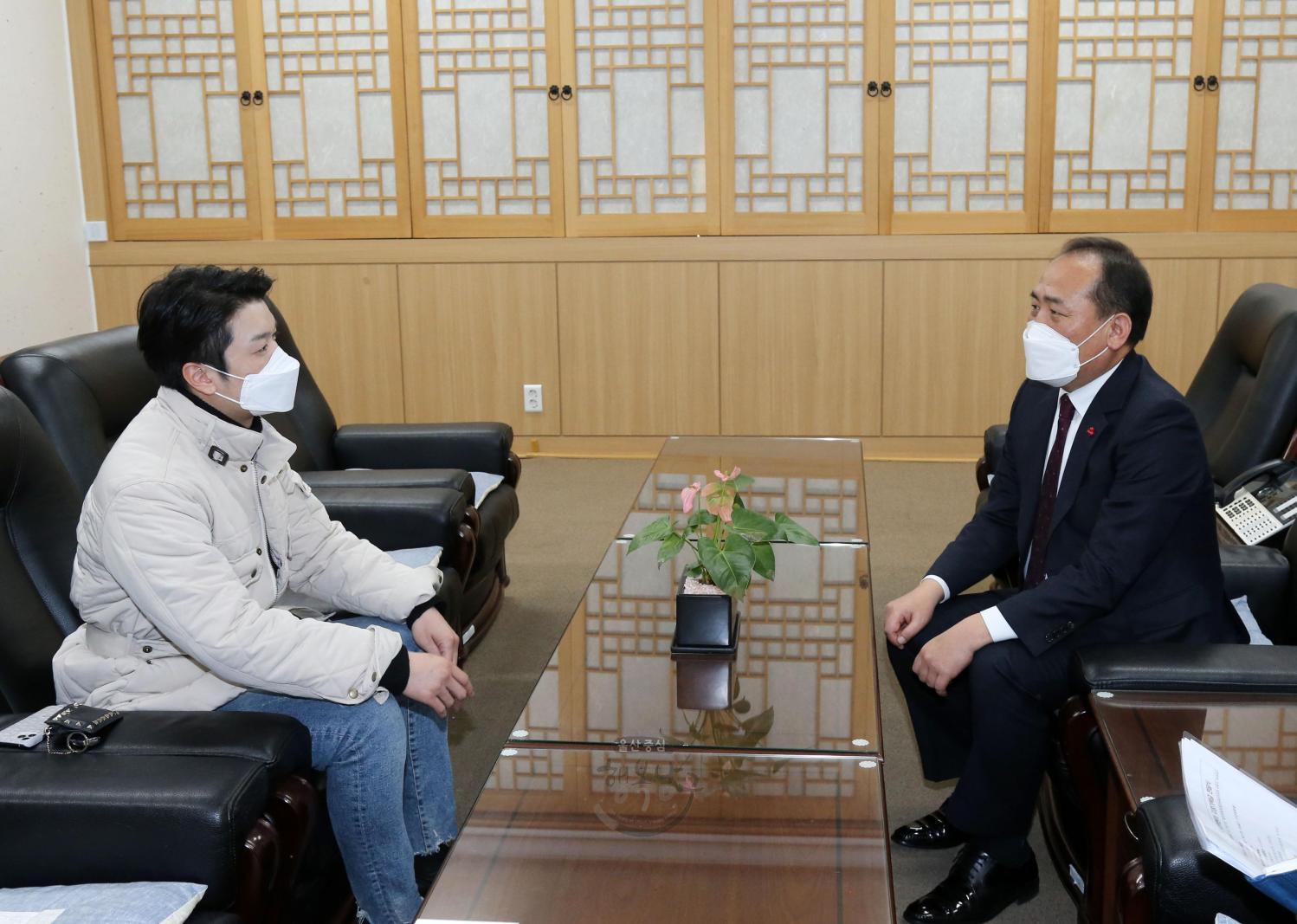 오사카멘치 지정기탁금 전달 의 사진