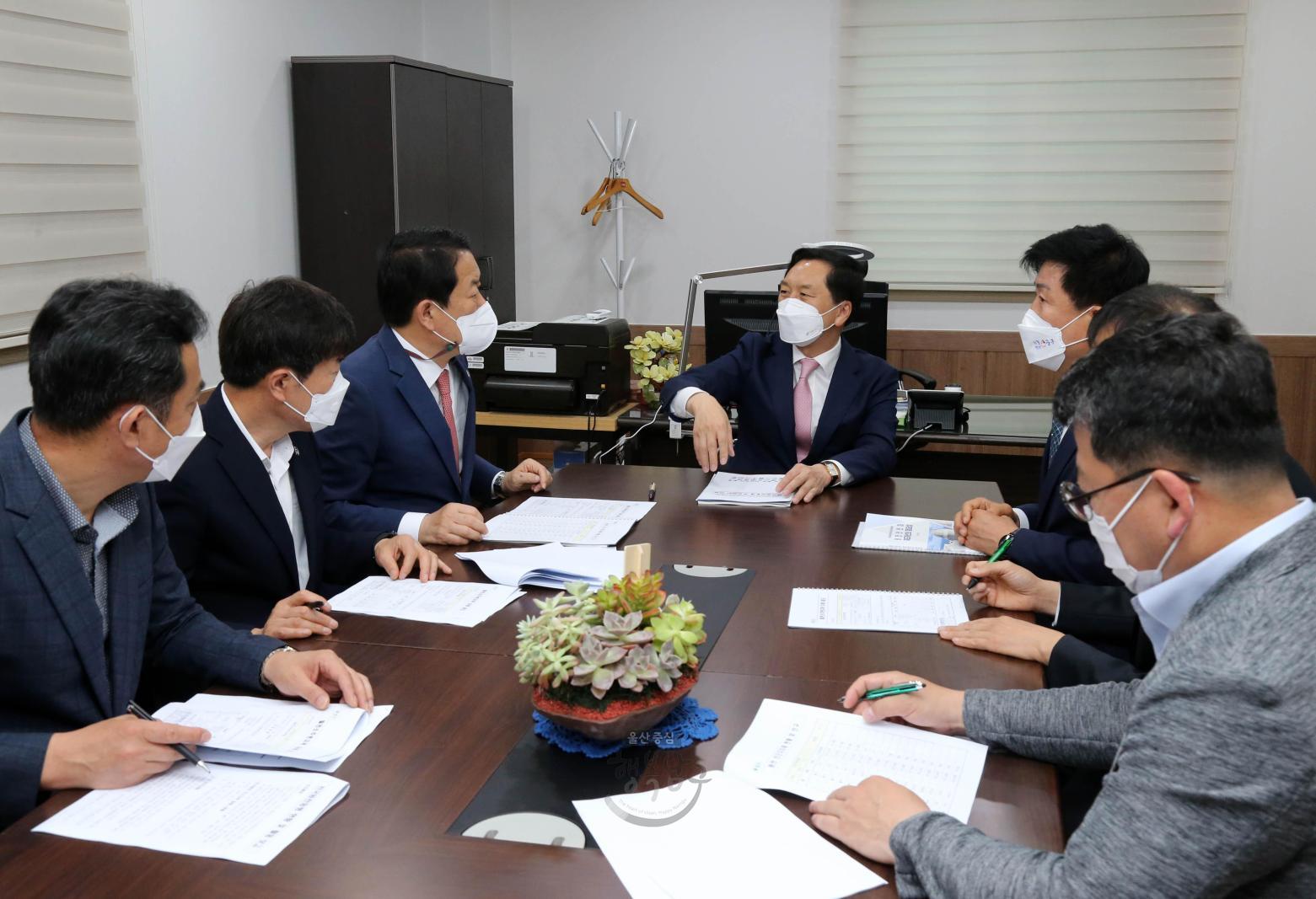 김기현 원내대표 사무실 방문 의 사진