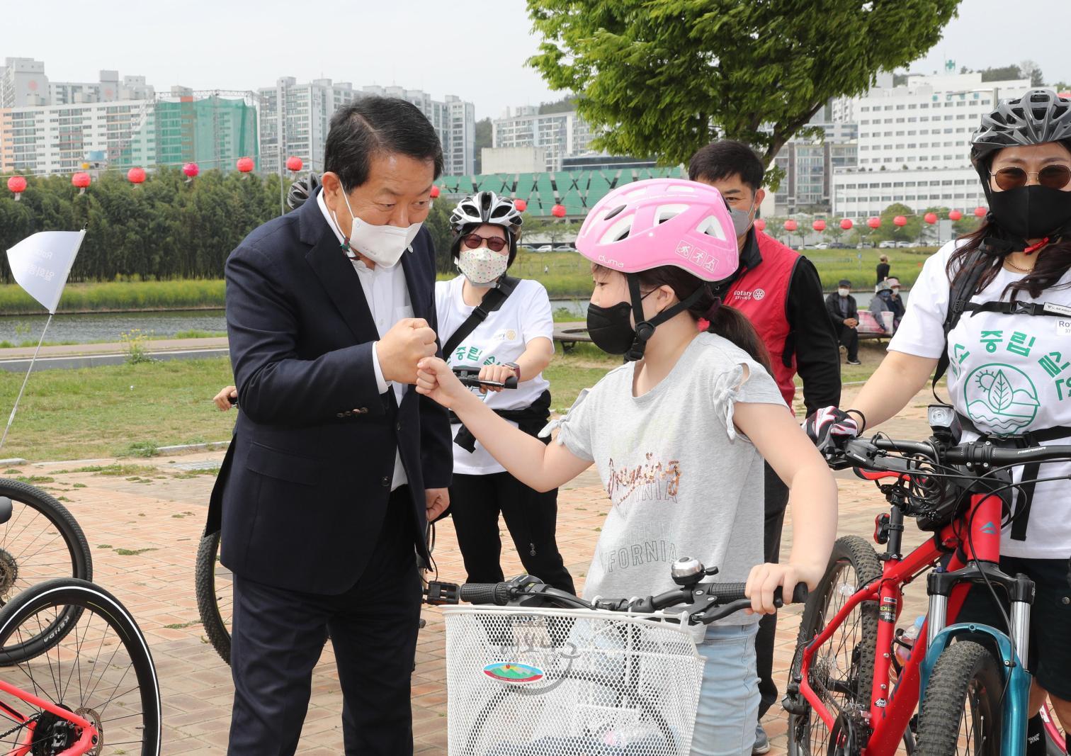 국제로타리 3721지구 탄소중립 실천 자전거 타기 캠페인 의 사진