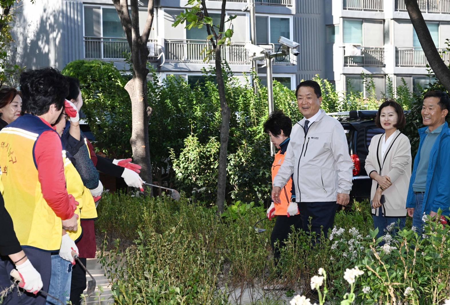 달동 함께 심고 가꾸는 정원 마을 만들기 행사 의 사진