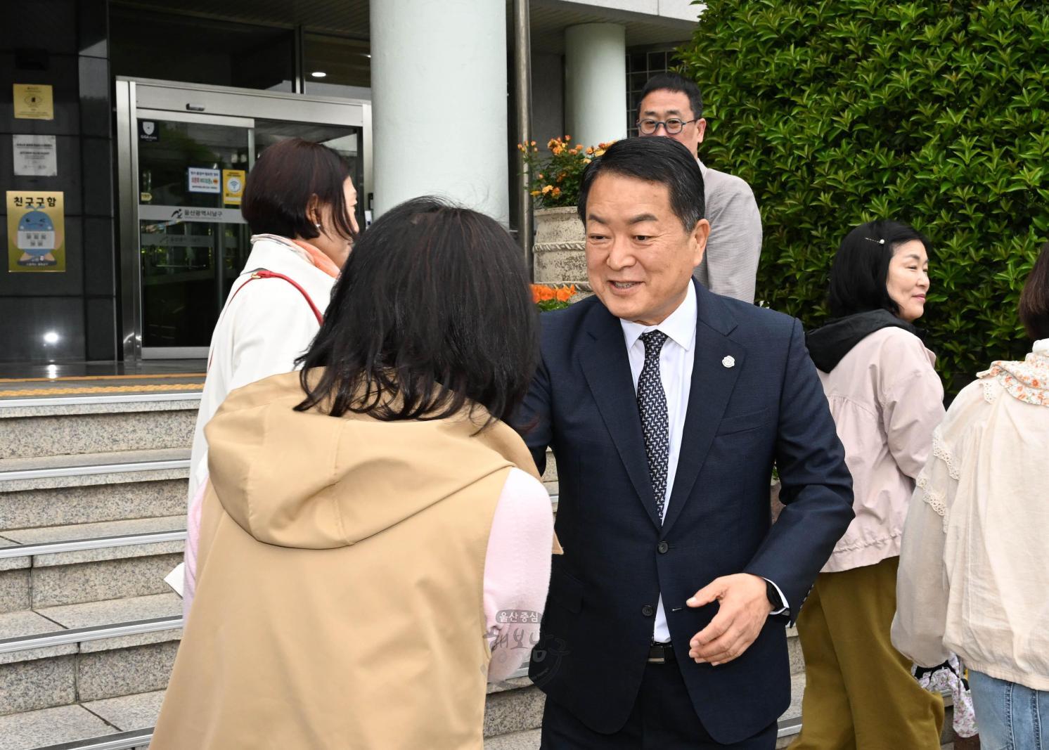 여성단체협의회 워크숍 환송 의 사진