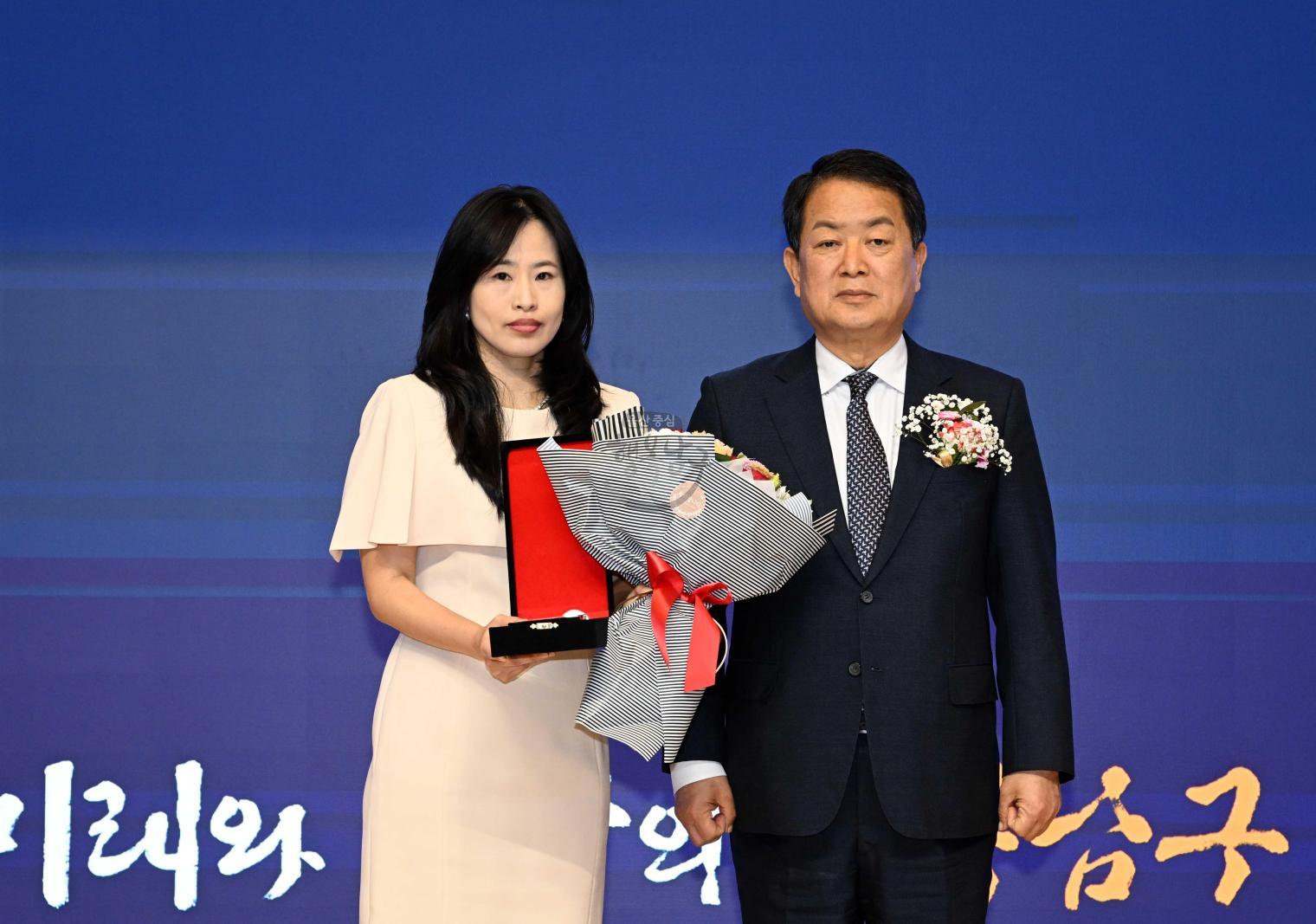 한국자유총연맹 울산남구지회 청년회장 이취임식 의 사진