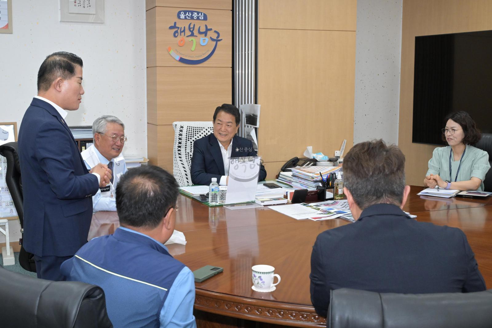 대우여객자동차(주), 우리버스(주) 이웃돕기 후원물품(감자) 전달 의 사진