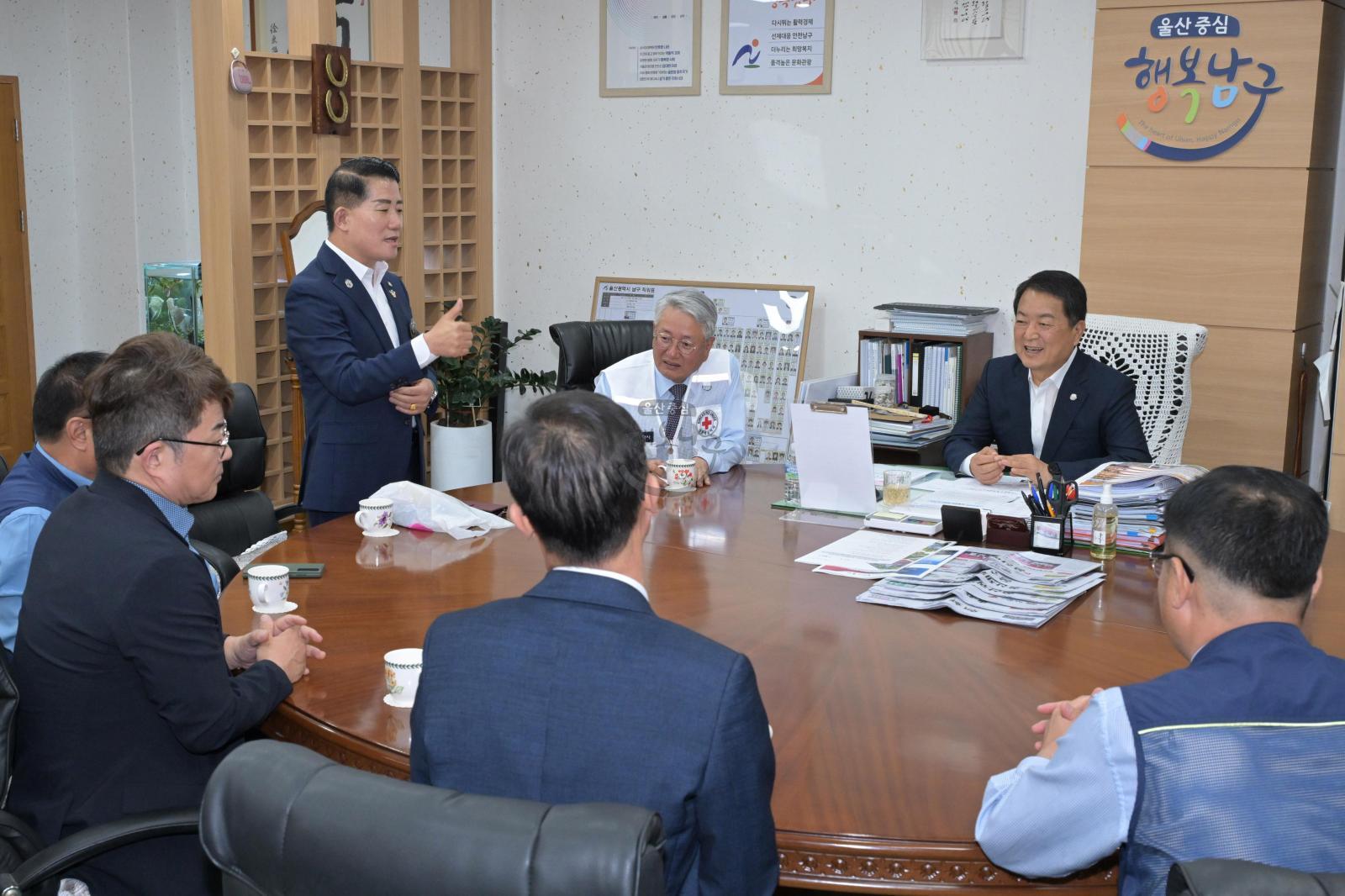 대우여객자동차(주), 우리버스(주) 이웃돕기 후원물품(감자) 전달 의 사진