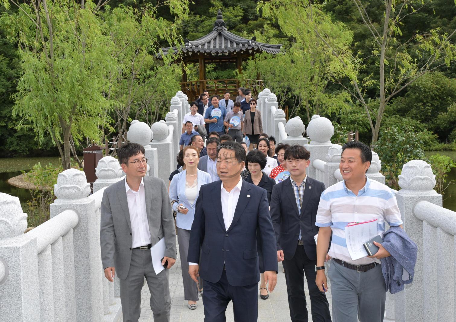 지산저수지 수변경관 조성사업 준공식 의 사진