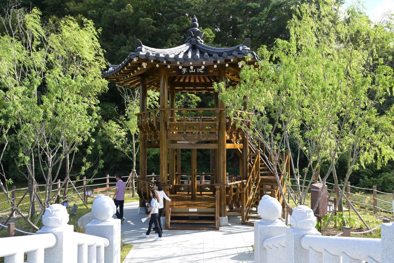 지산저수지 수변경관 조성사업 준공식 의 사진