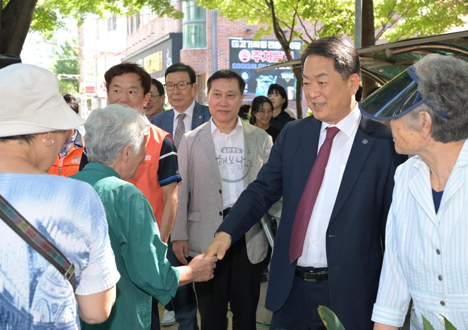 베스트행정 서비스의 날(달동) 의 사진