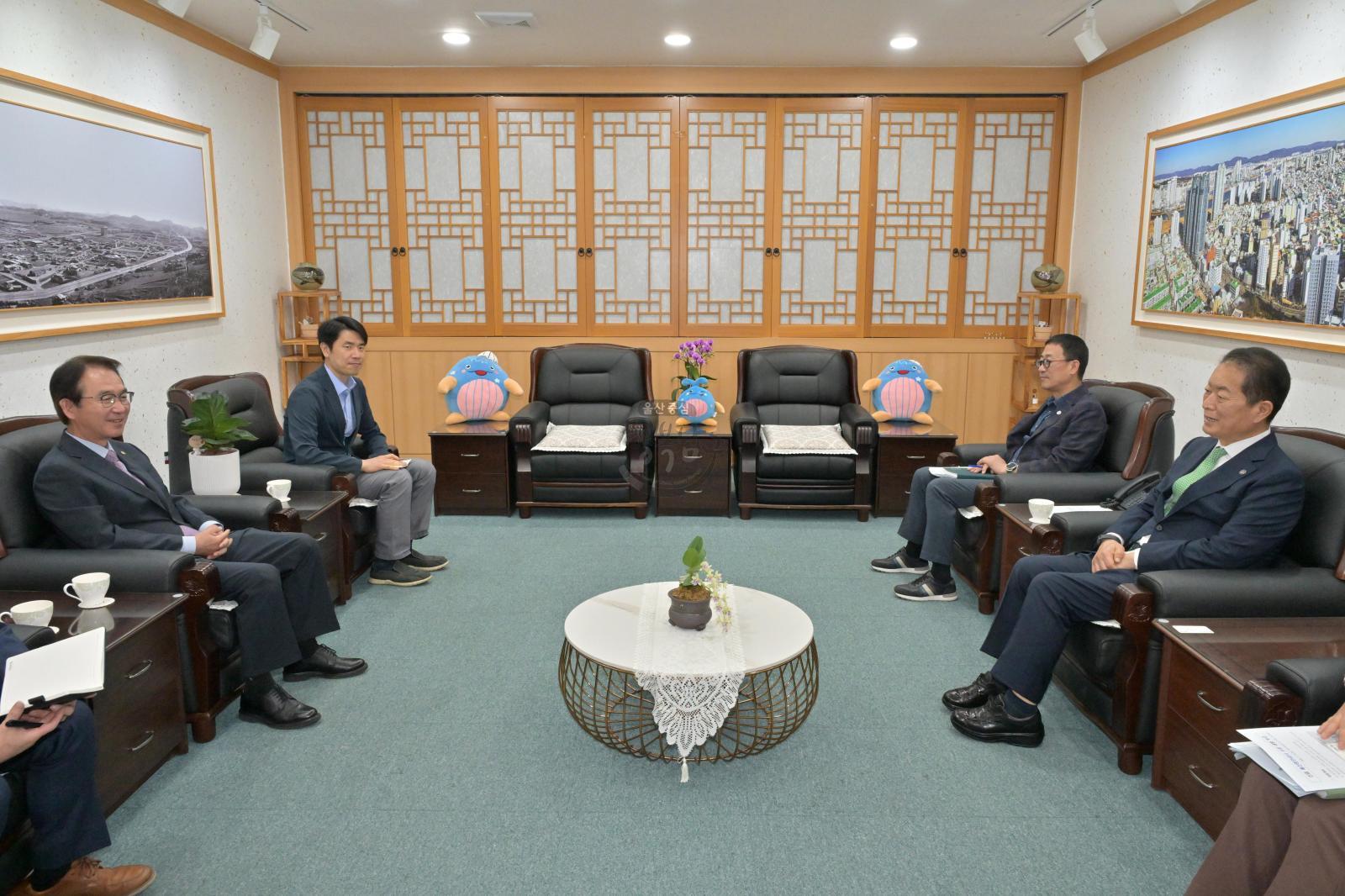 울산항만공사 사장 내방 의 사진