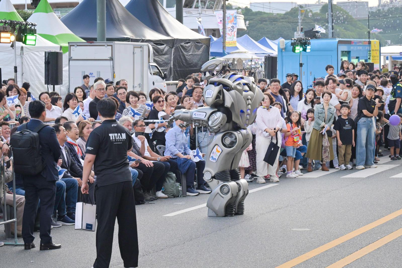 제29회 울산고래축제 (고래퍼레이드,메인버스킹,우리동네명물내기) 의 사진