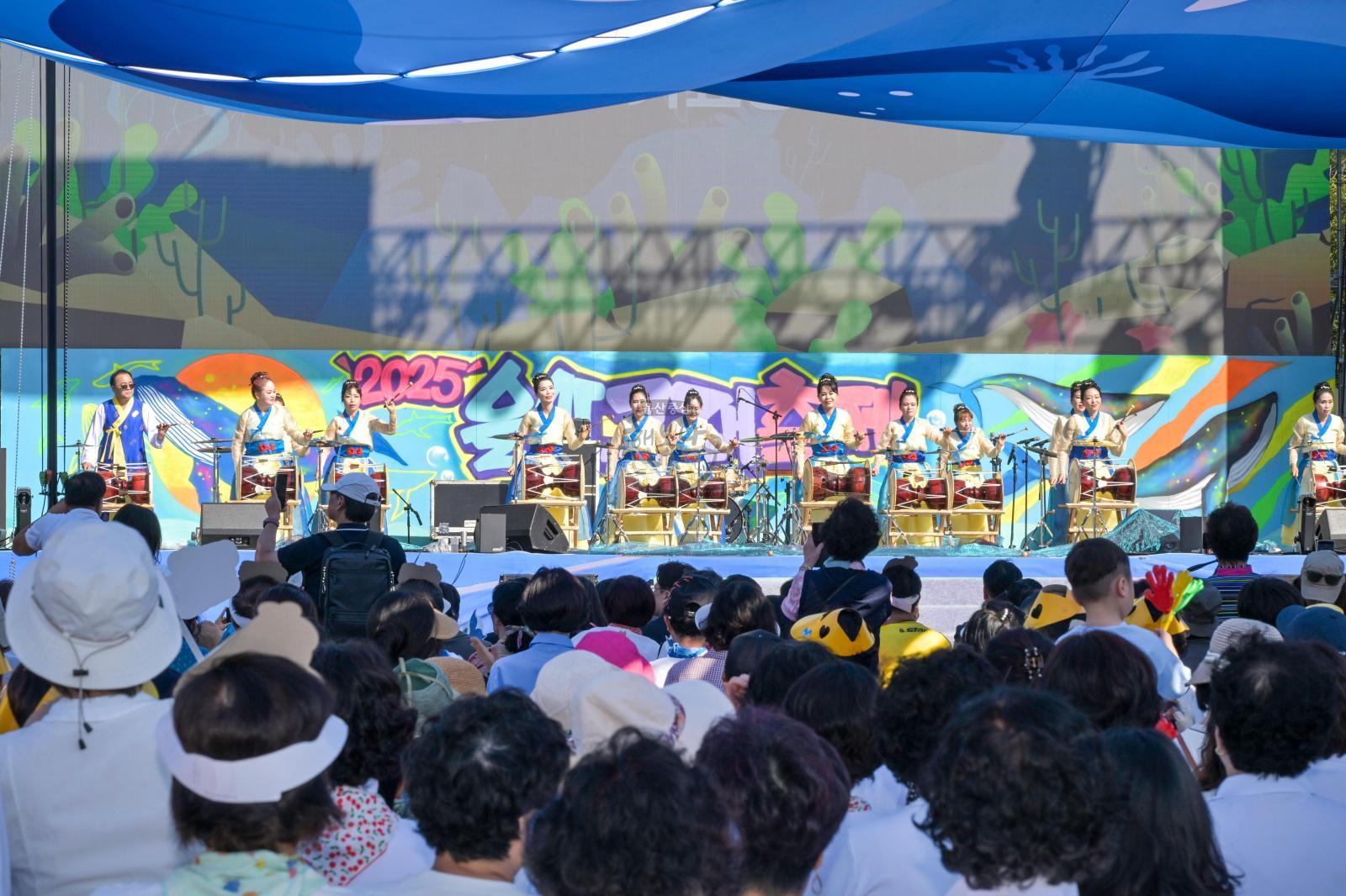 제29회 울산고래축제 (고래퍼레이드,메인버스킹,우리동네명물내기) 의 사진