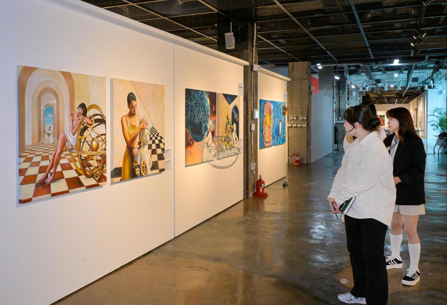 2025 한국X유럽 해외 예술 교류전 의 사진