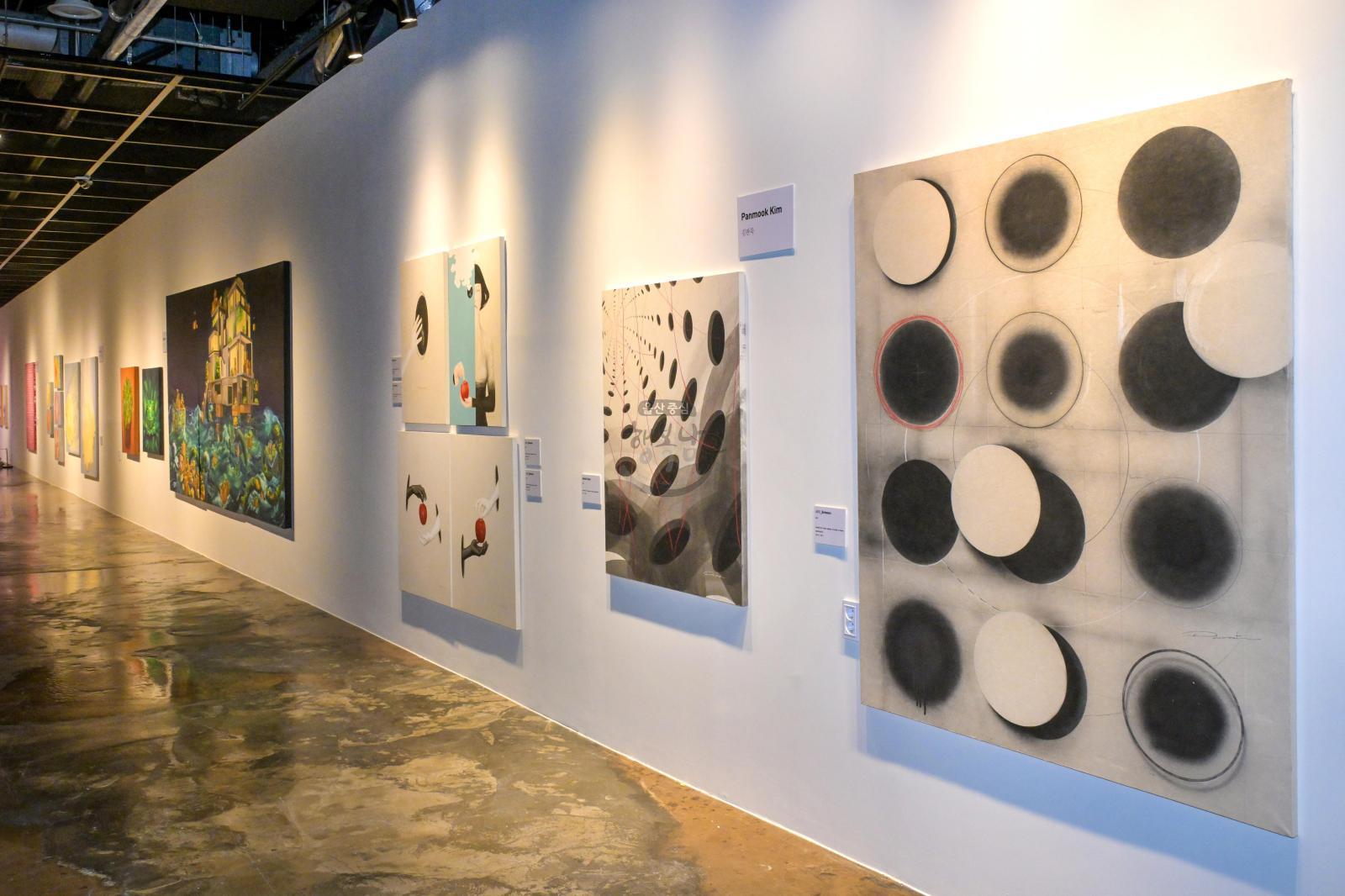 2025 한국X유럽 해외 예술 교류전 의 사진