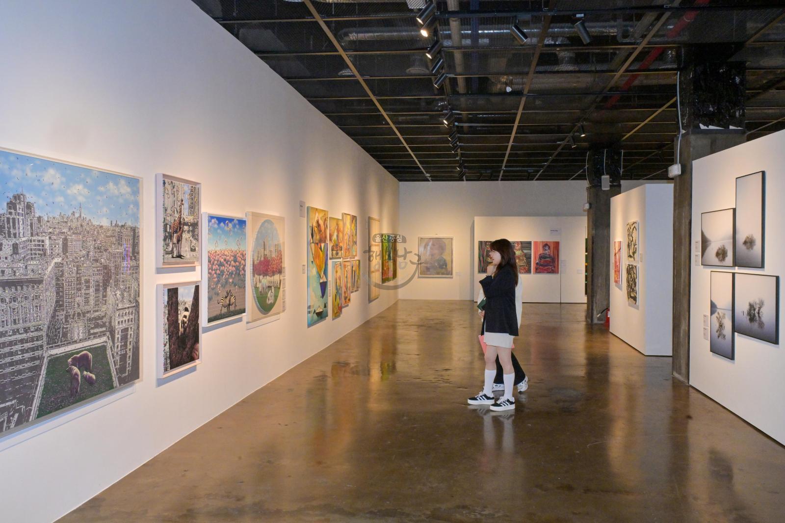 2025 한국X유럽 해외 예술 교류전 의 사진