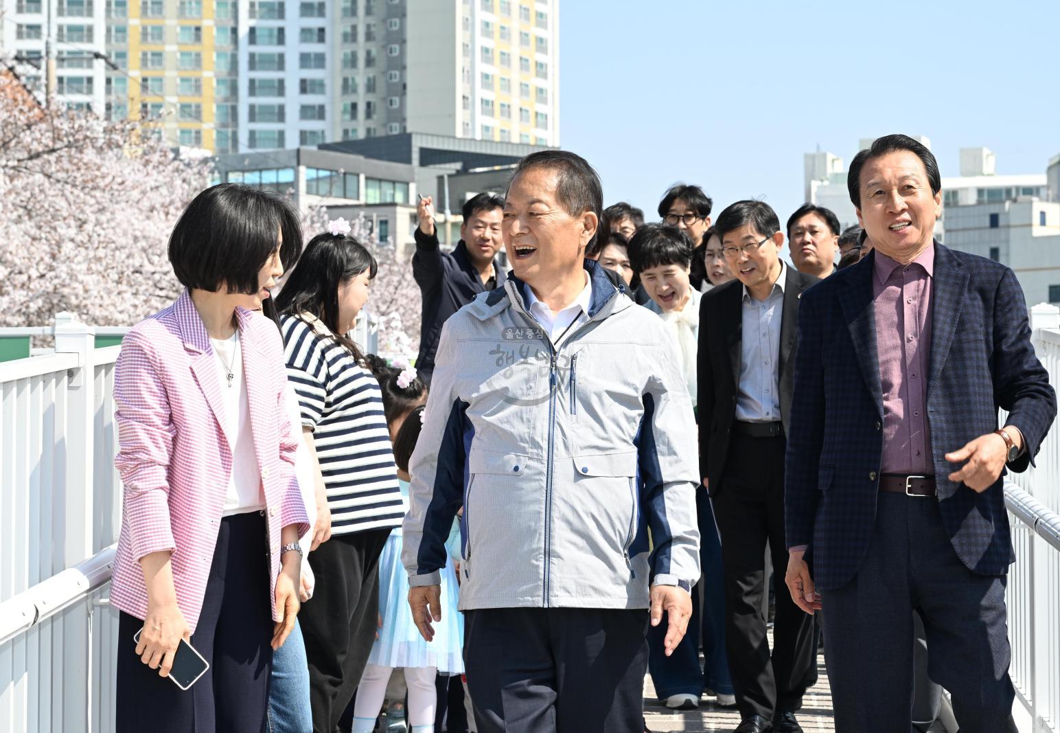 궁거랑 벚꽃한마당 현장 점검 의 사진