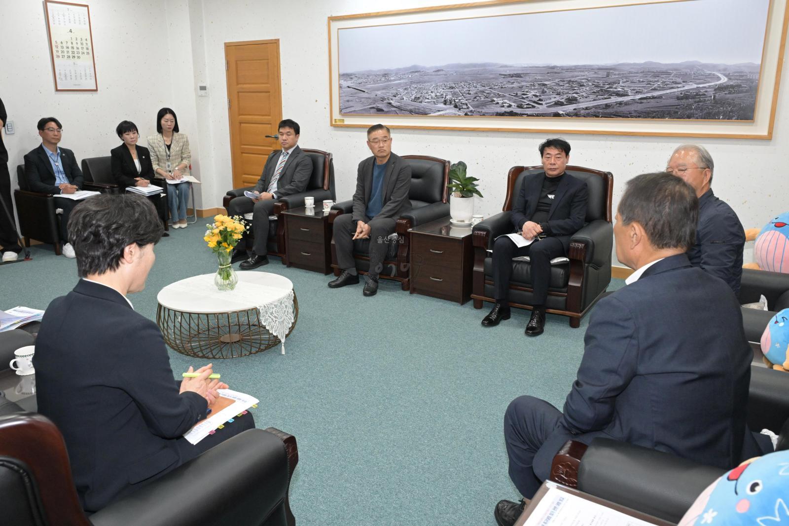 독일 오버우어젤시 국제유소년 축구대회 참가 간담회 의 사진