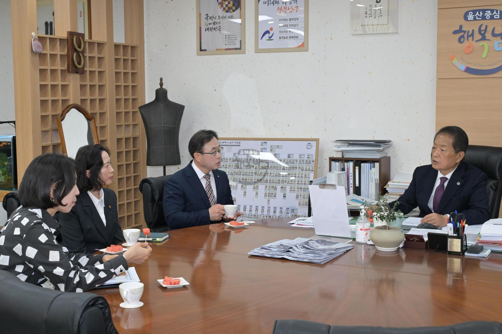 남구청-NH농협은행 제휴카드 적립금 전달 의 사진