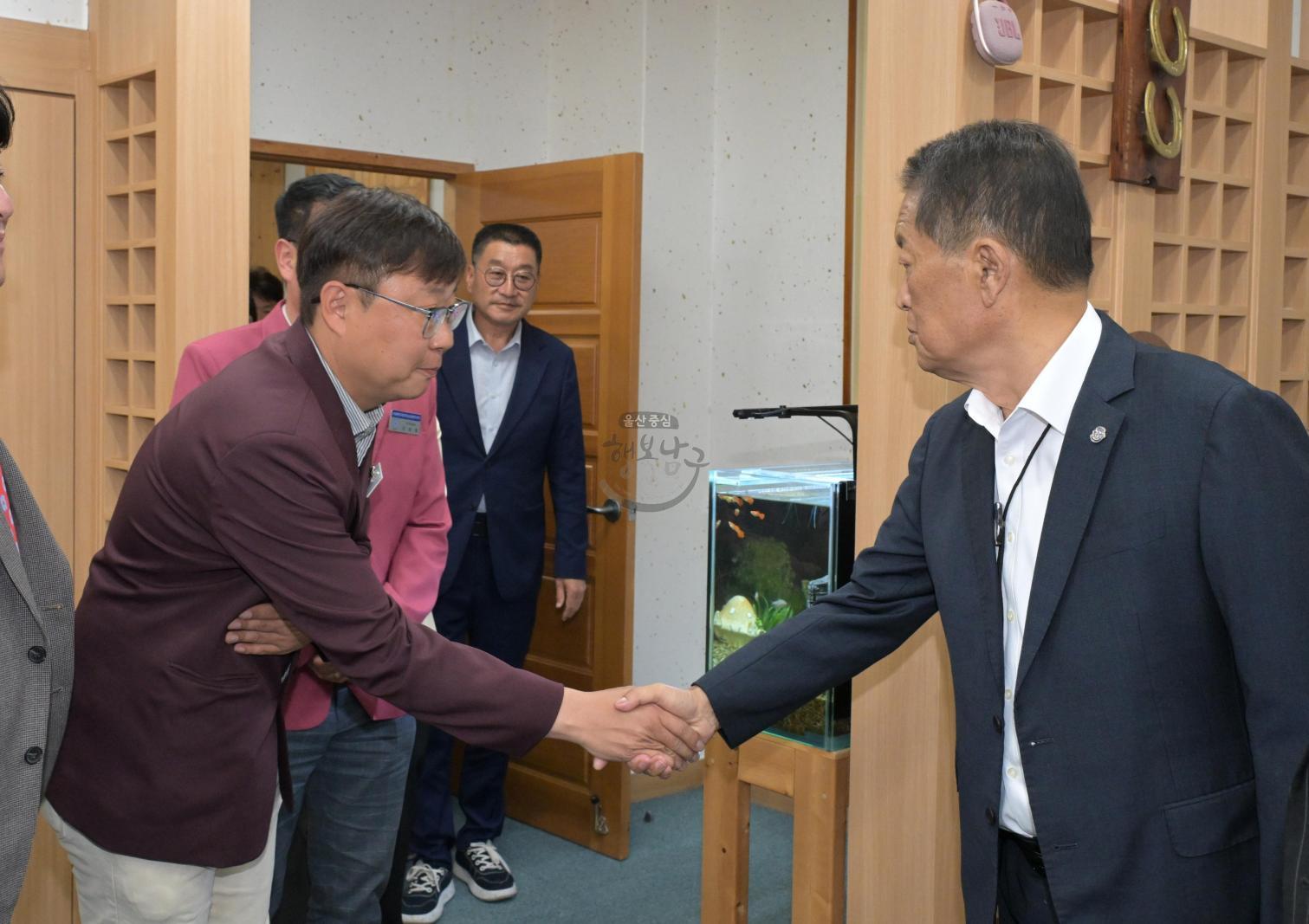 (사)대한민국팔각회 울산광역시지구 신임총재단 내방 의 사진