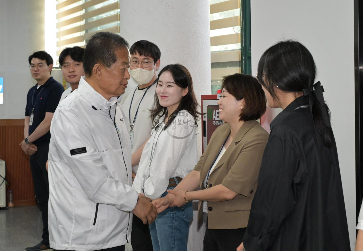 신정1동 행정복지센터 격려 방문 의 사진