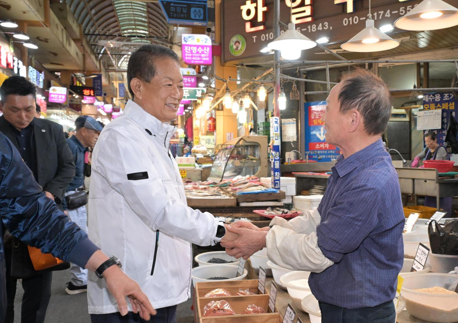 신정상가시장 현장 방문 의 사진