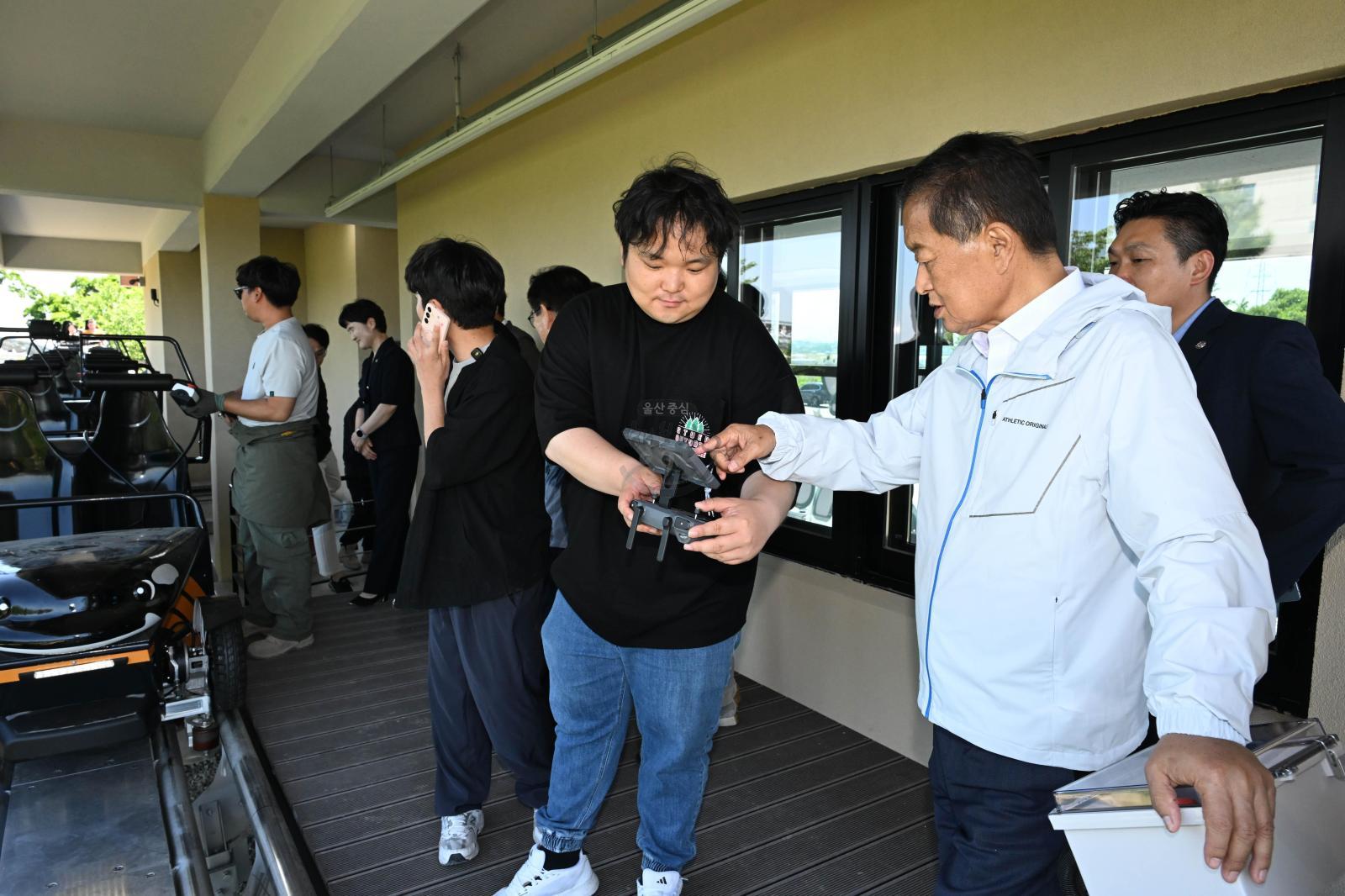 장생포 The wave 미디어파사드 및 웨일즈카트 현장 점검 의 사진