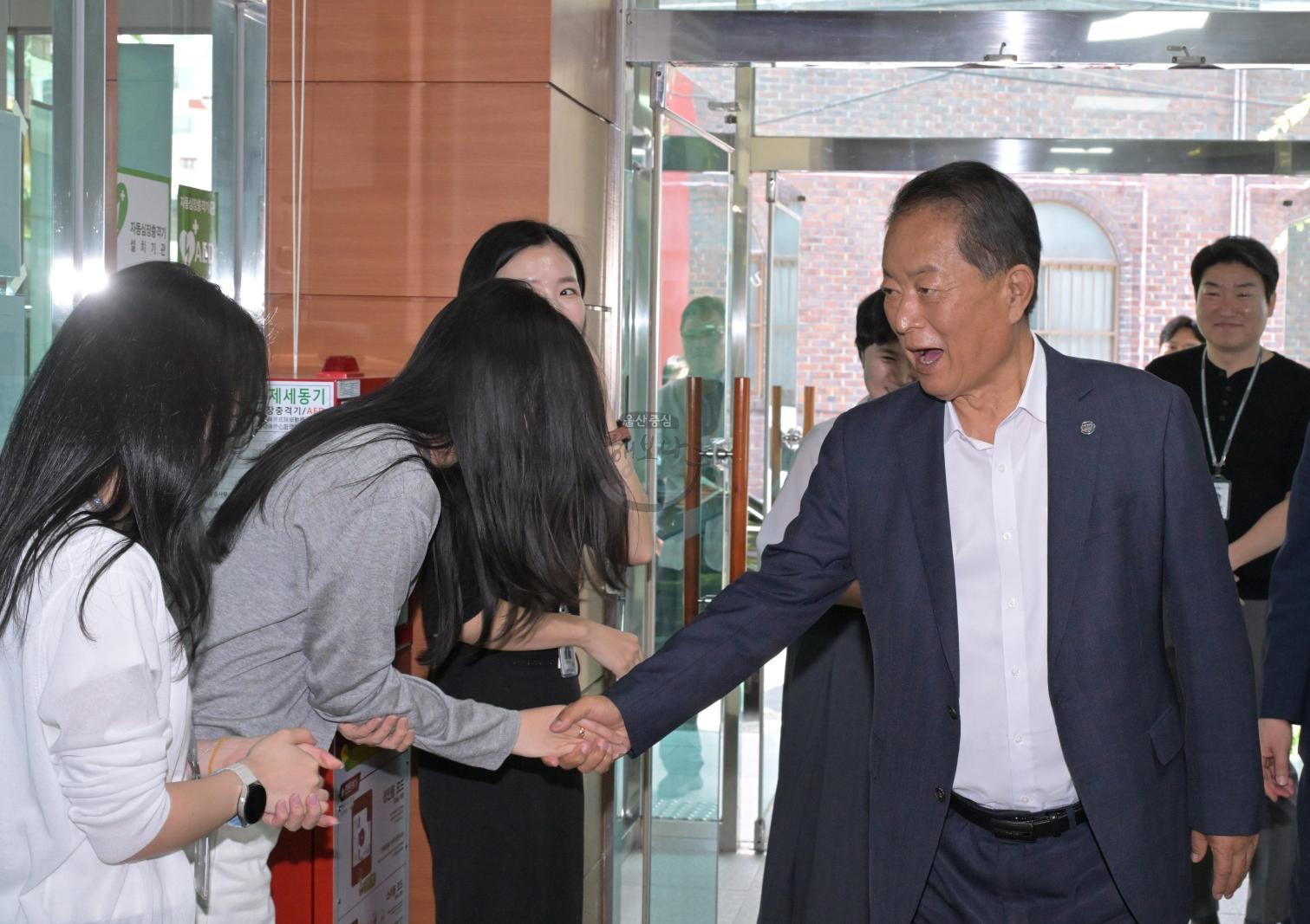 신정4동 행정복지센터 격려 방문 의 사진