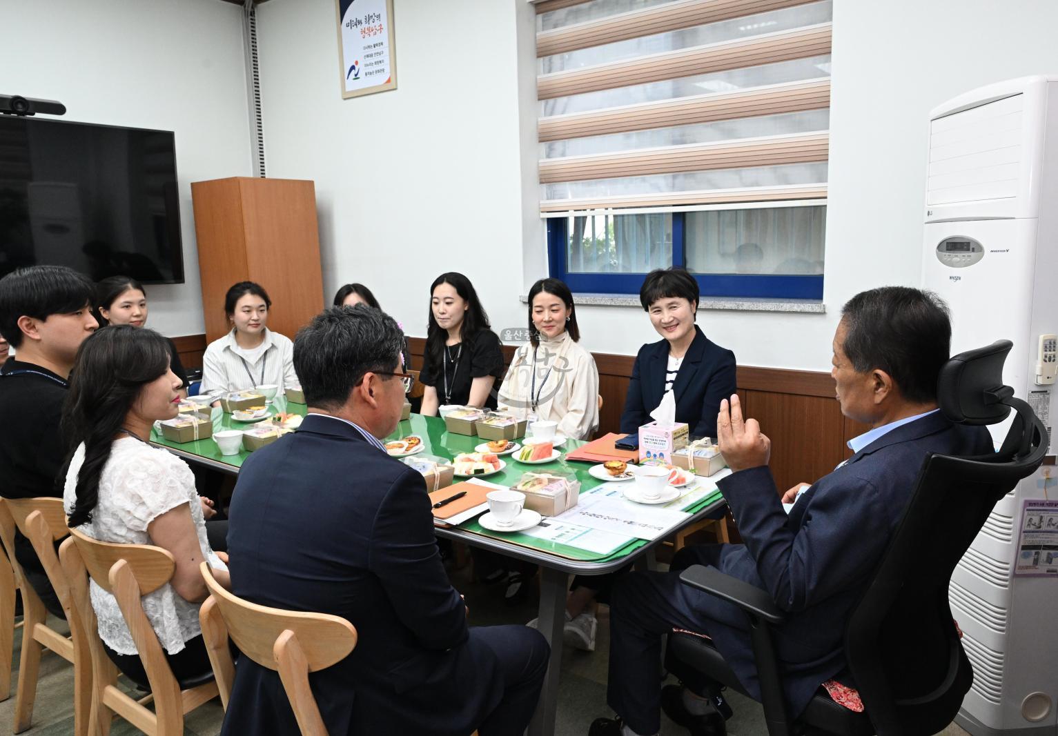 동행정복지센터격려방문(신정5동) 의 사진