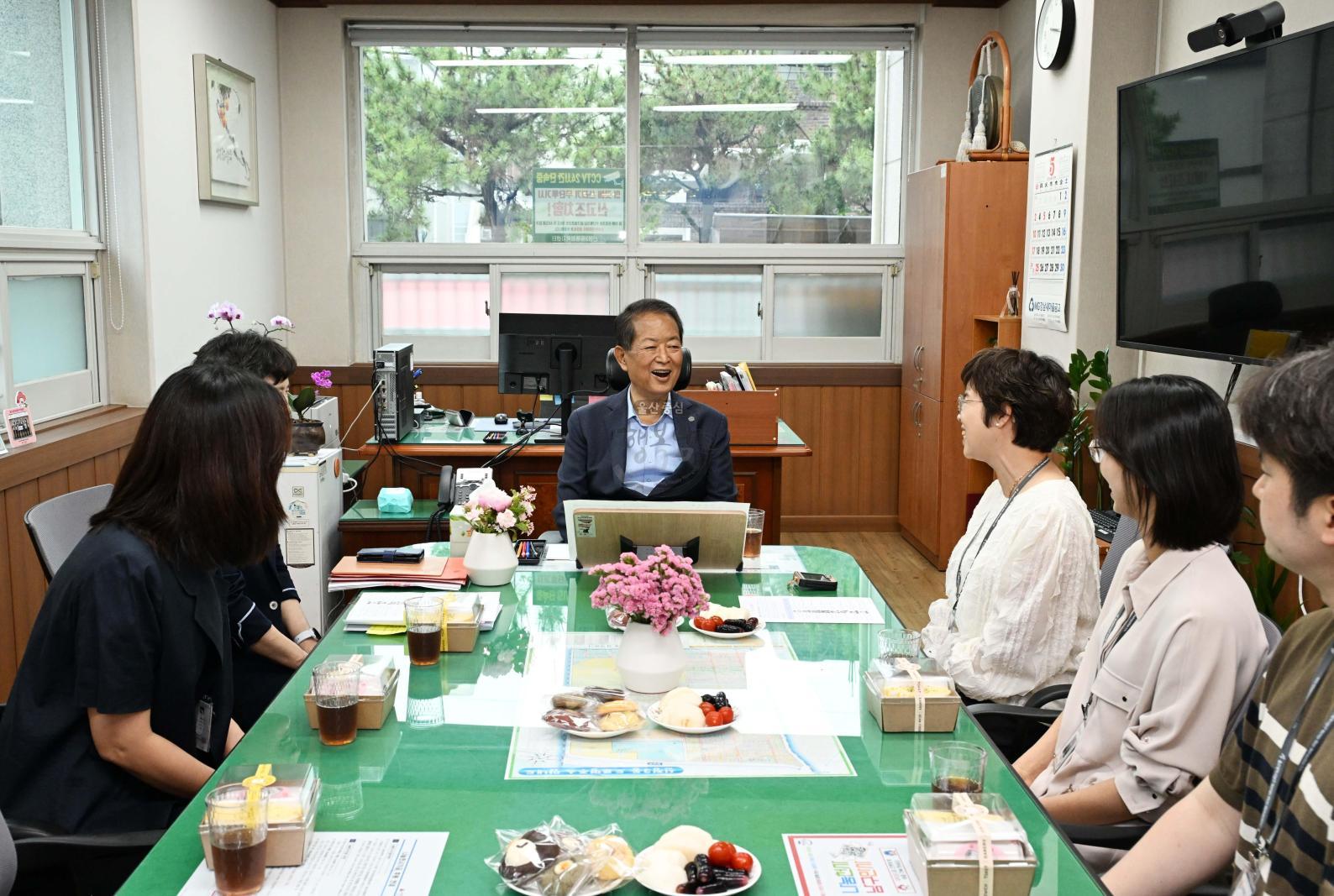 동행정복지센터격려방문(신정3동) 의 사진