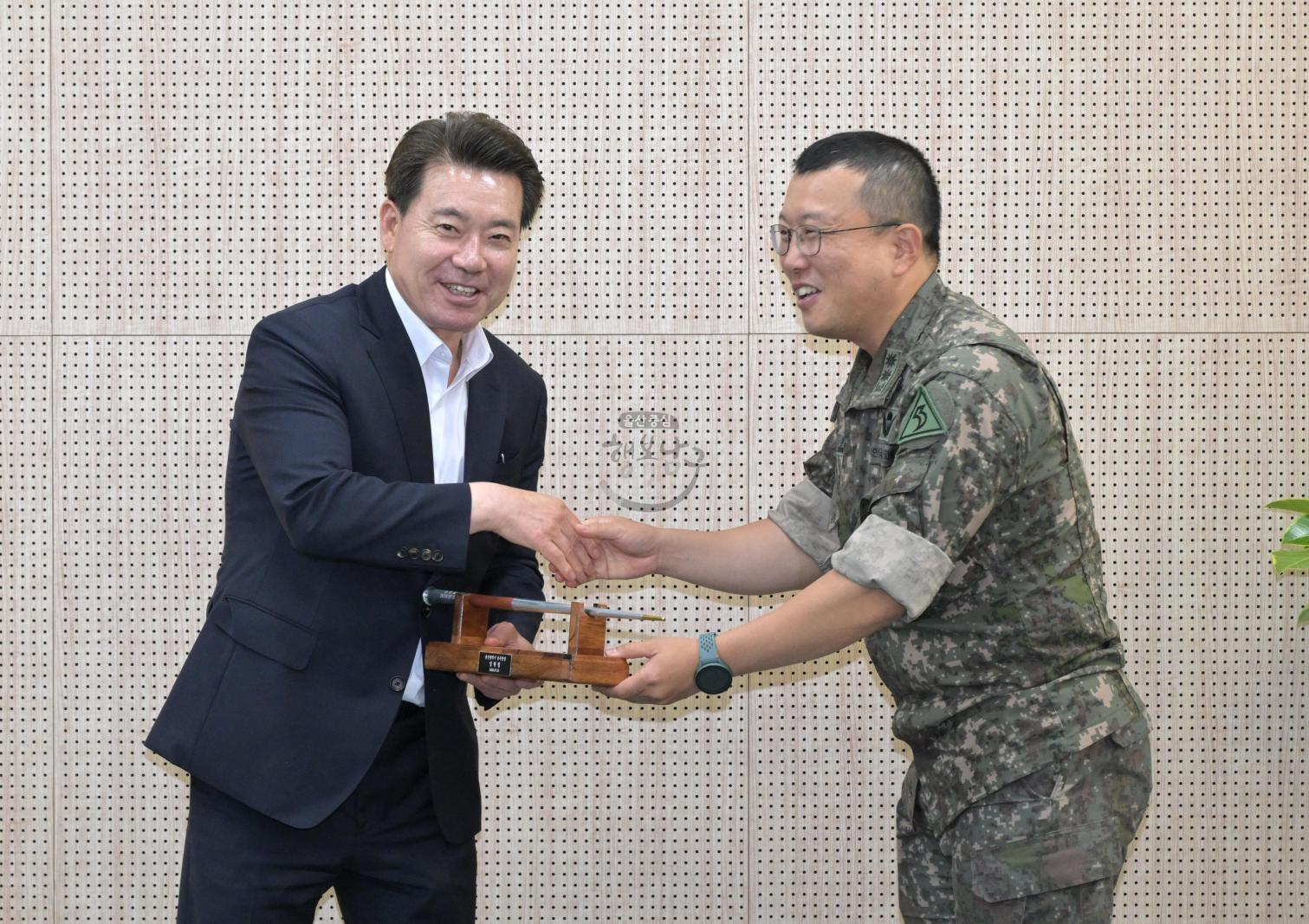 제7765부대 3대대장 내방 의 사진