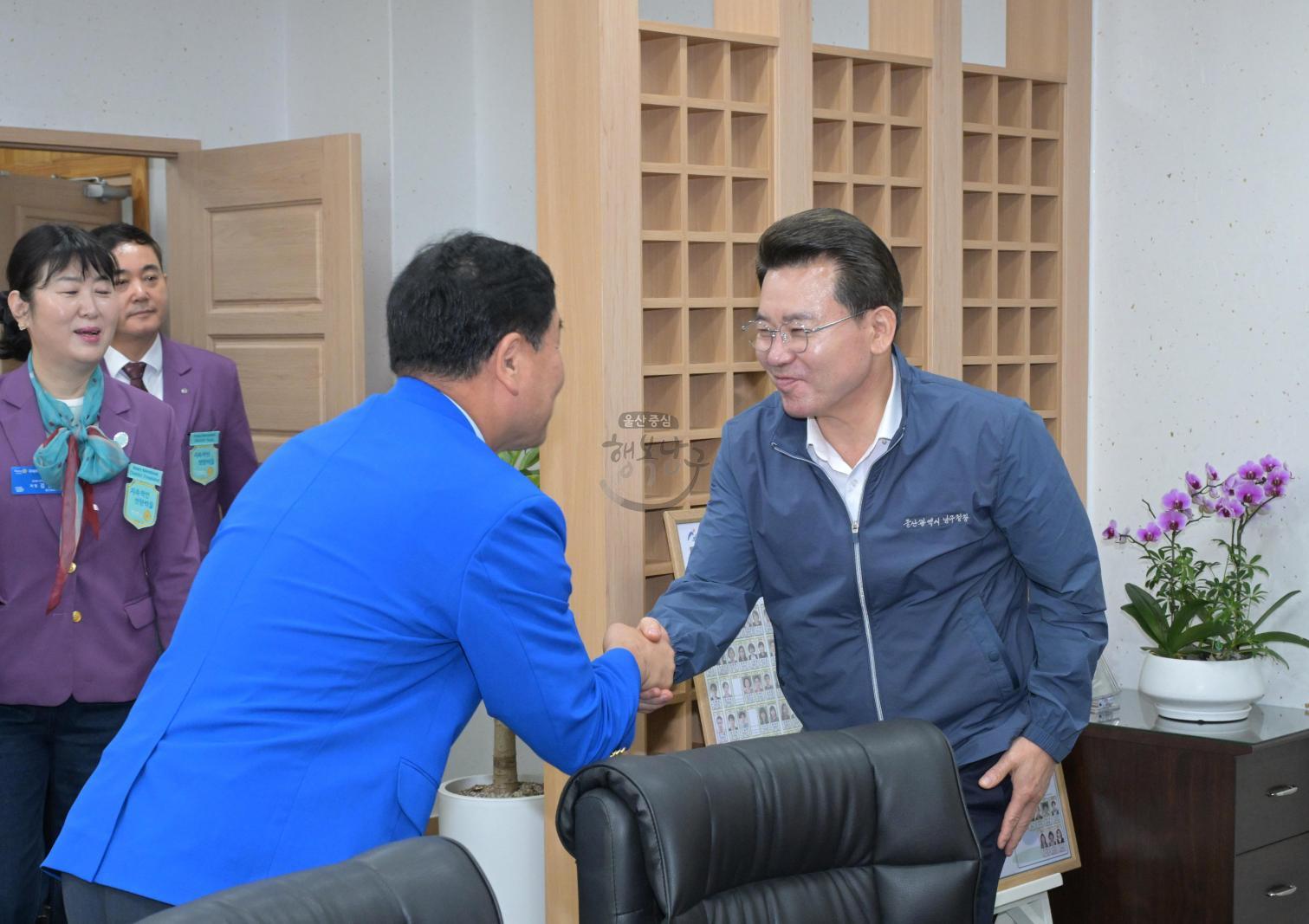 국제로타리 3721지구 이웃사랑성금 전달 의 사진