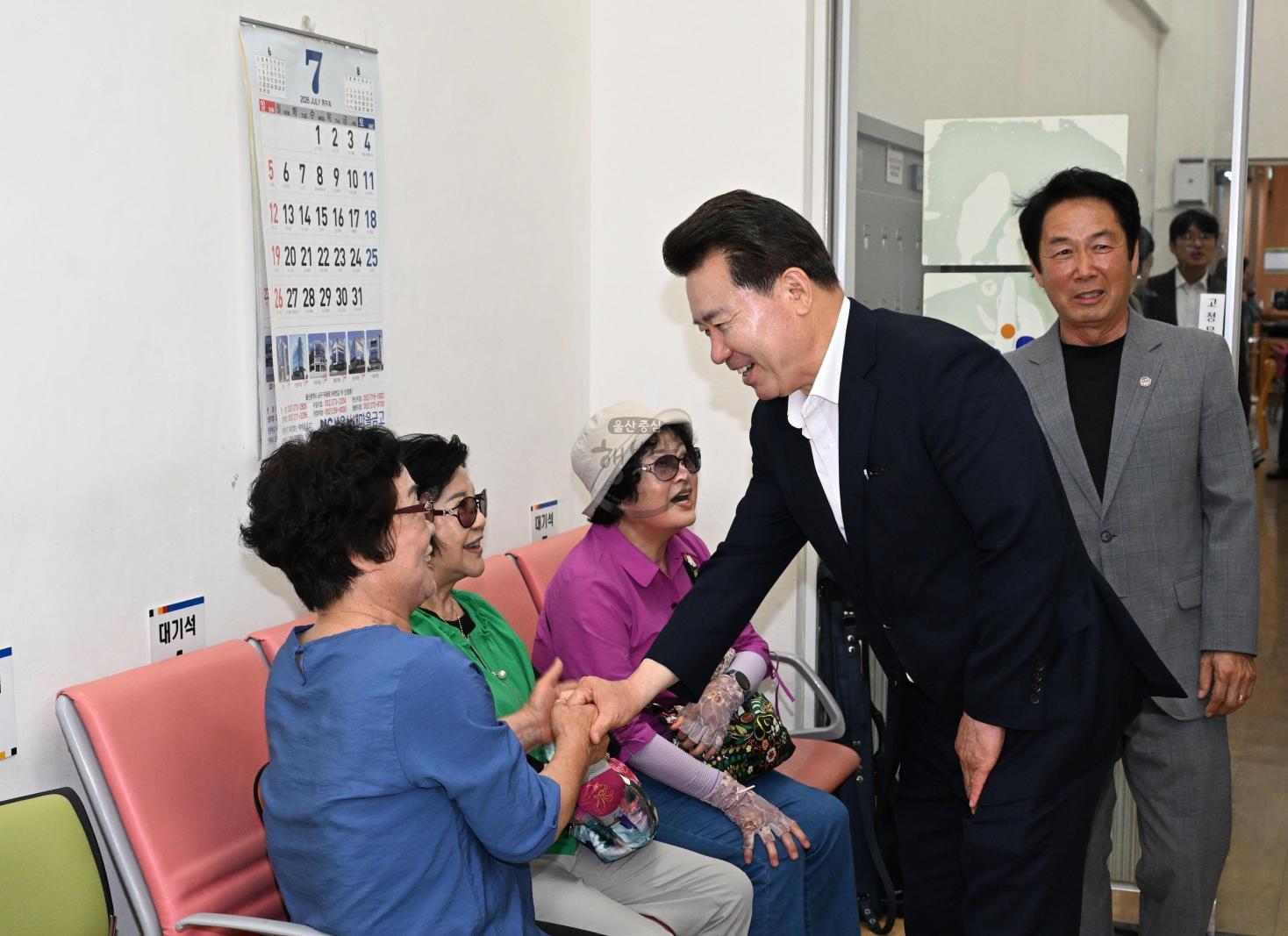 7월15일 남구청 초복맞이 특식 나눔행사(선암호수노인복지관) 의 사진