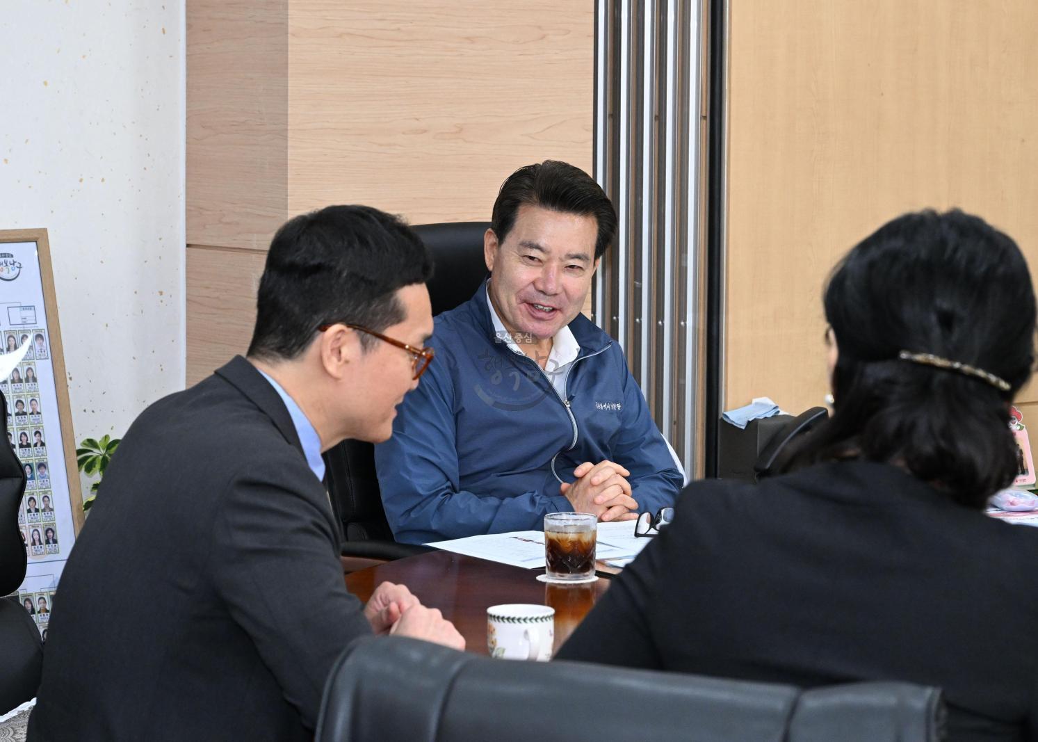 기후위기극복지원사업후원금전달 의 사진