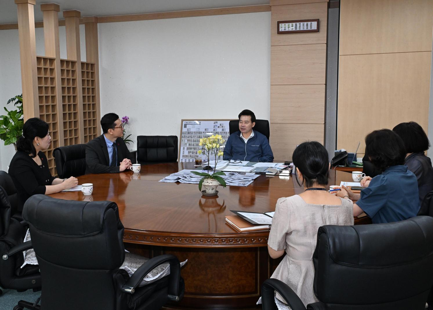 기후위기극복지원사업후원금전달 의 사진