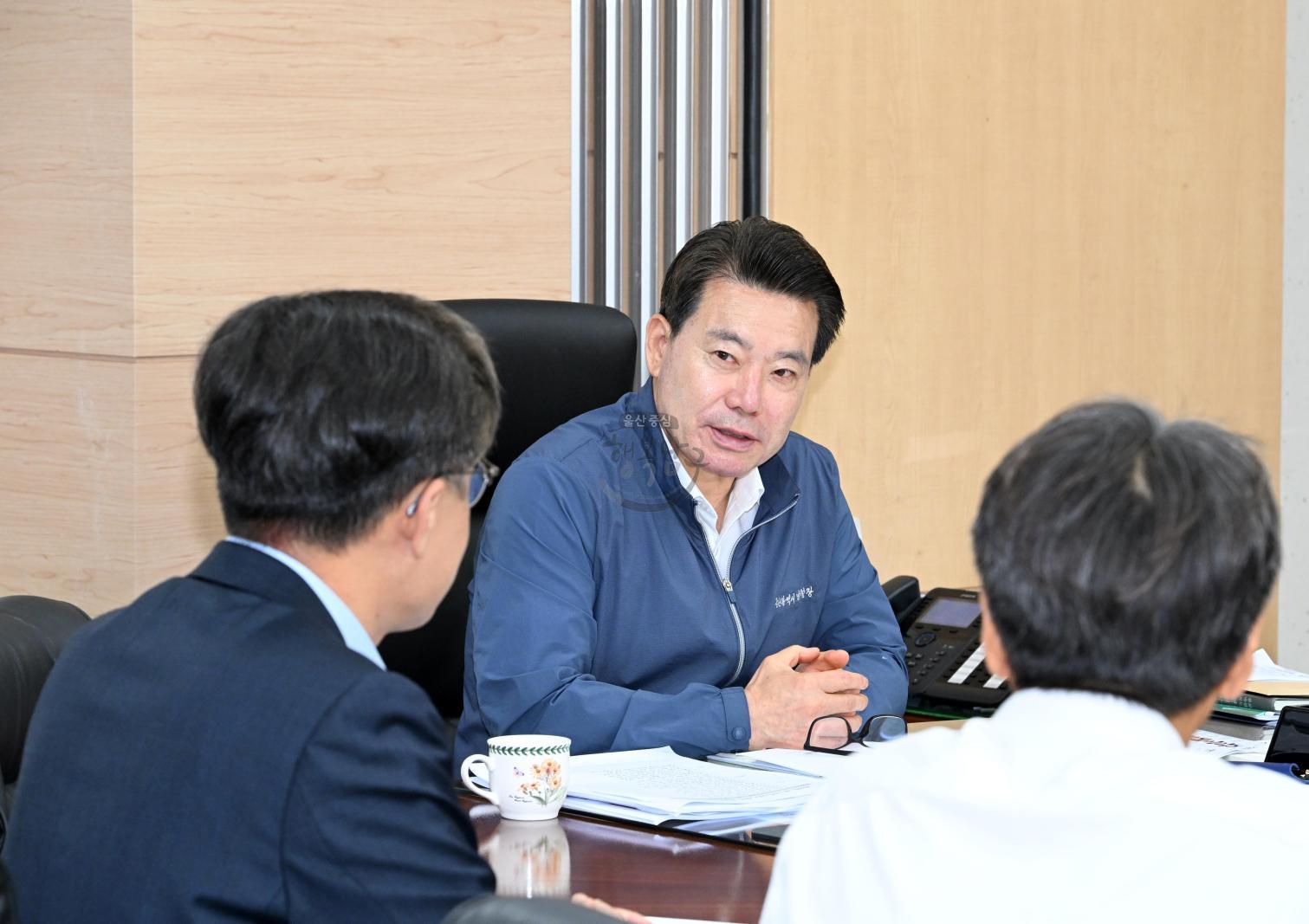 신용회복위원회(부산·울산·경남 지역본부) 후원물품 전달 의 사진