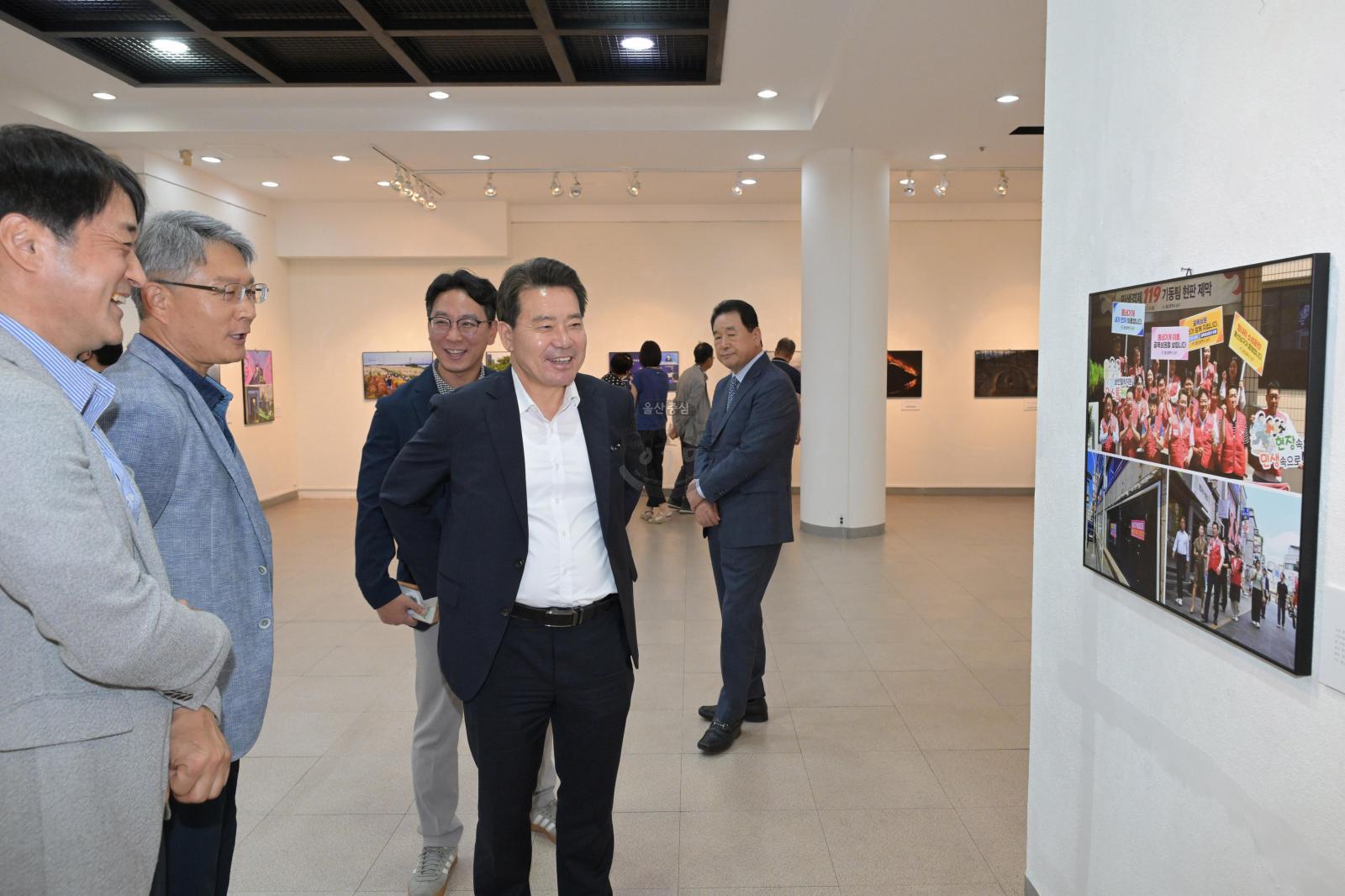 제30회 경상일보 보도사진전 개막식 의 사진