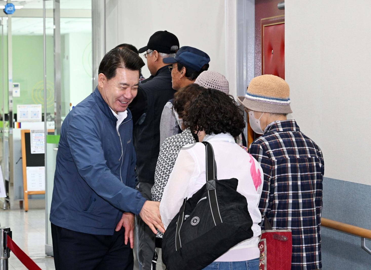 노인복지관 추석 위문방문(문수실버복지관, 선암호수노인복지관, 도산노인복지관) 의 사진