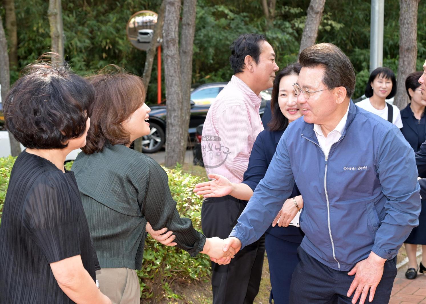 베스트 행정서비스의 날(옥동) 의 사진