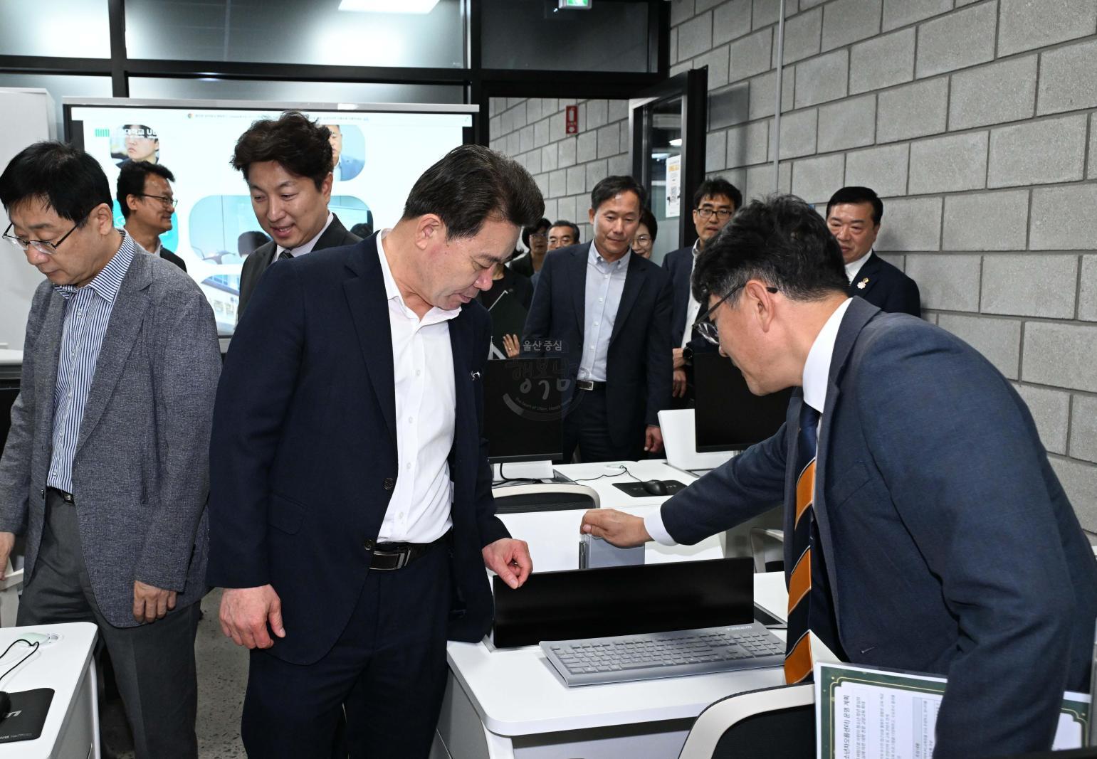 남구 Ubicam(청소년차오름센터)개소식 의 사진