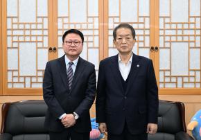 한국석유공업(주) 사택관련 면담 사진